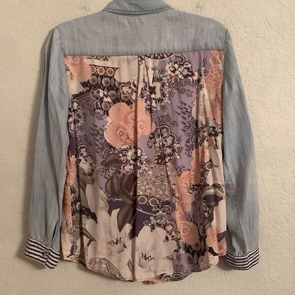 Chico’s Women’s Chambray Multicolor Button Down Long Sleeve Top Shirt Size 1/S - Picture 2 of 8